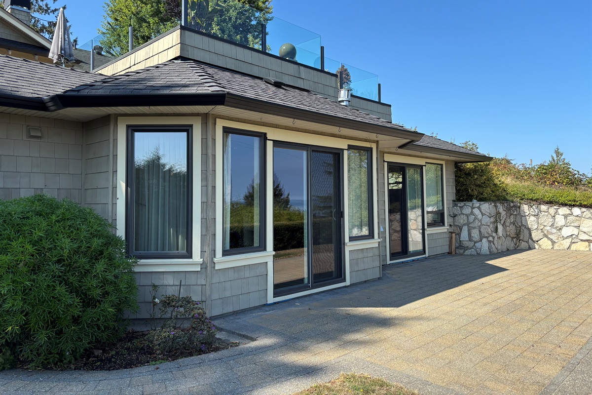 Front of house overlooking ocea