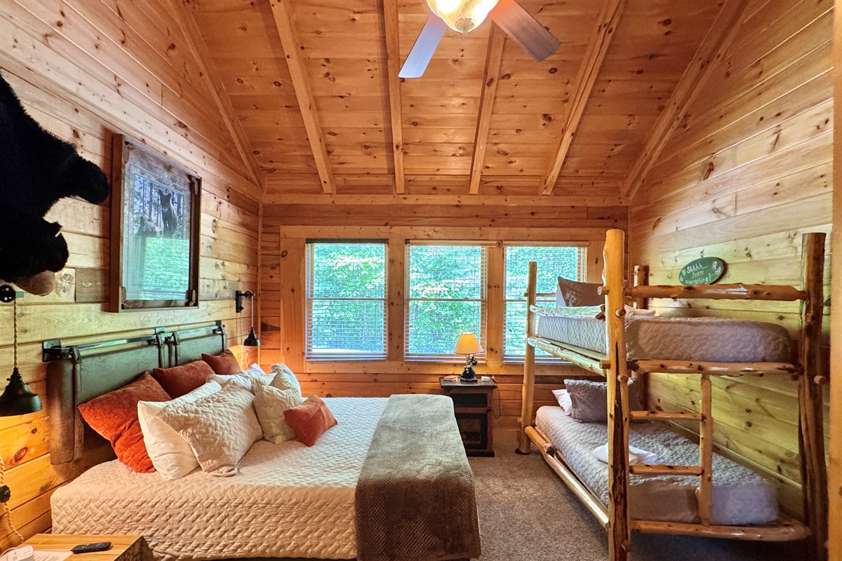 King bed and twin bunk, perfect for a family or group.