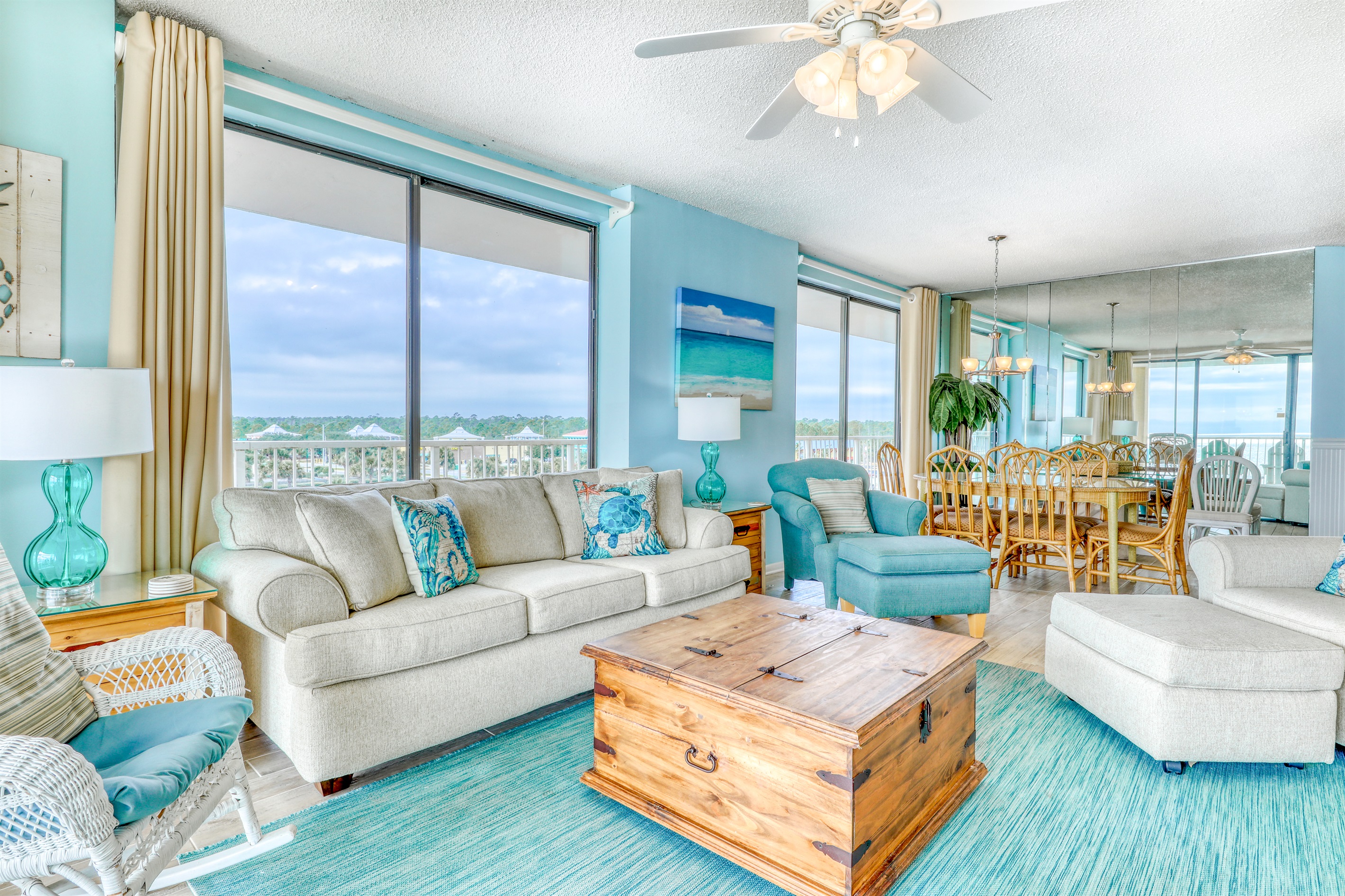 Living Room with a view everywhere!