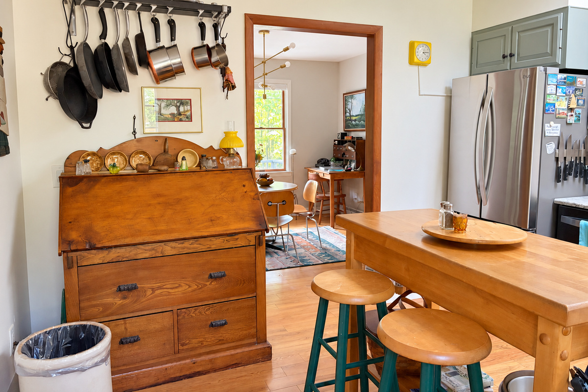 Kitchen island seating.