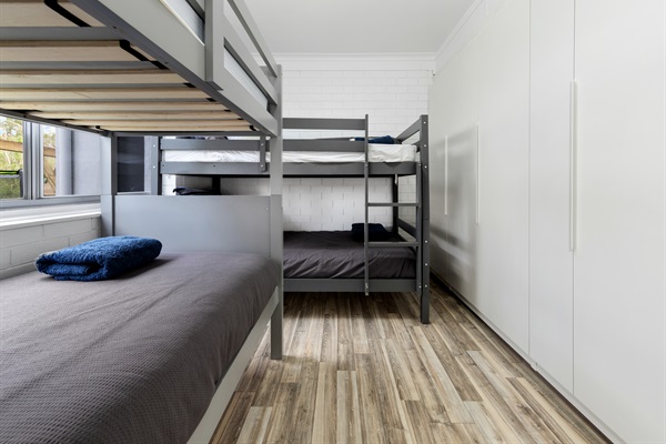 Bedroom 2 - 2 Bunkbeds - Downstairs