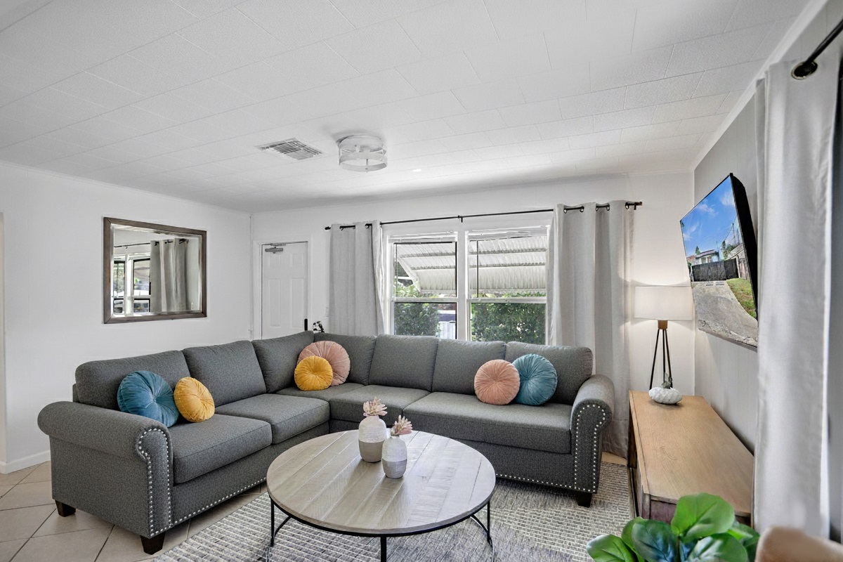 Perfect relaxation spot. Our living room comes with comfortable couches and lots of natural light