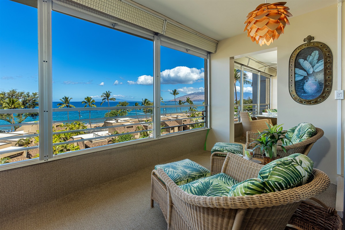 Private 2nd Lanai with Lounge Seating