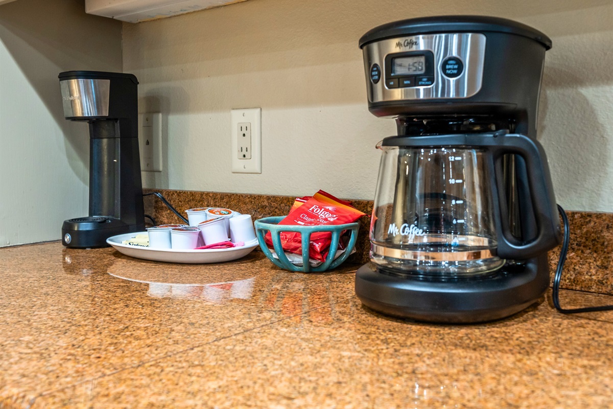 [Coffee Bar] There are 2 Kinds of Coffee Makers Available for Your Use During Your Stay