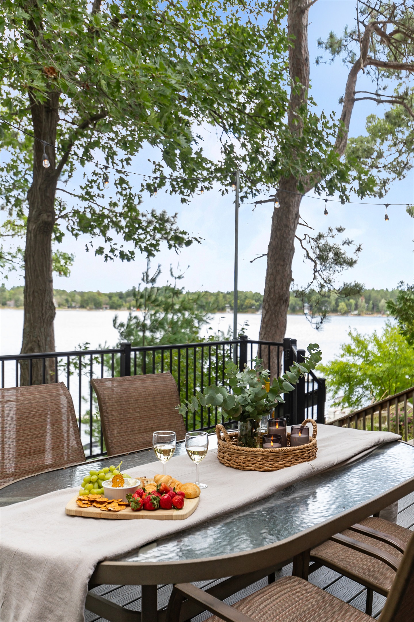 Dine al fresco on the deck—whether it’s morning coffee, a casual lunch, or dinner under the stars.