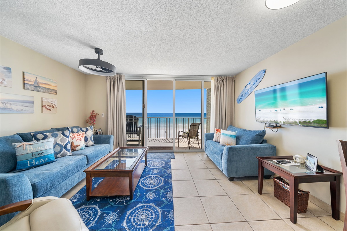 Tastefully decorated living room with amazing view of the Gulf