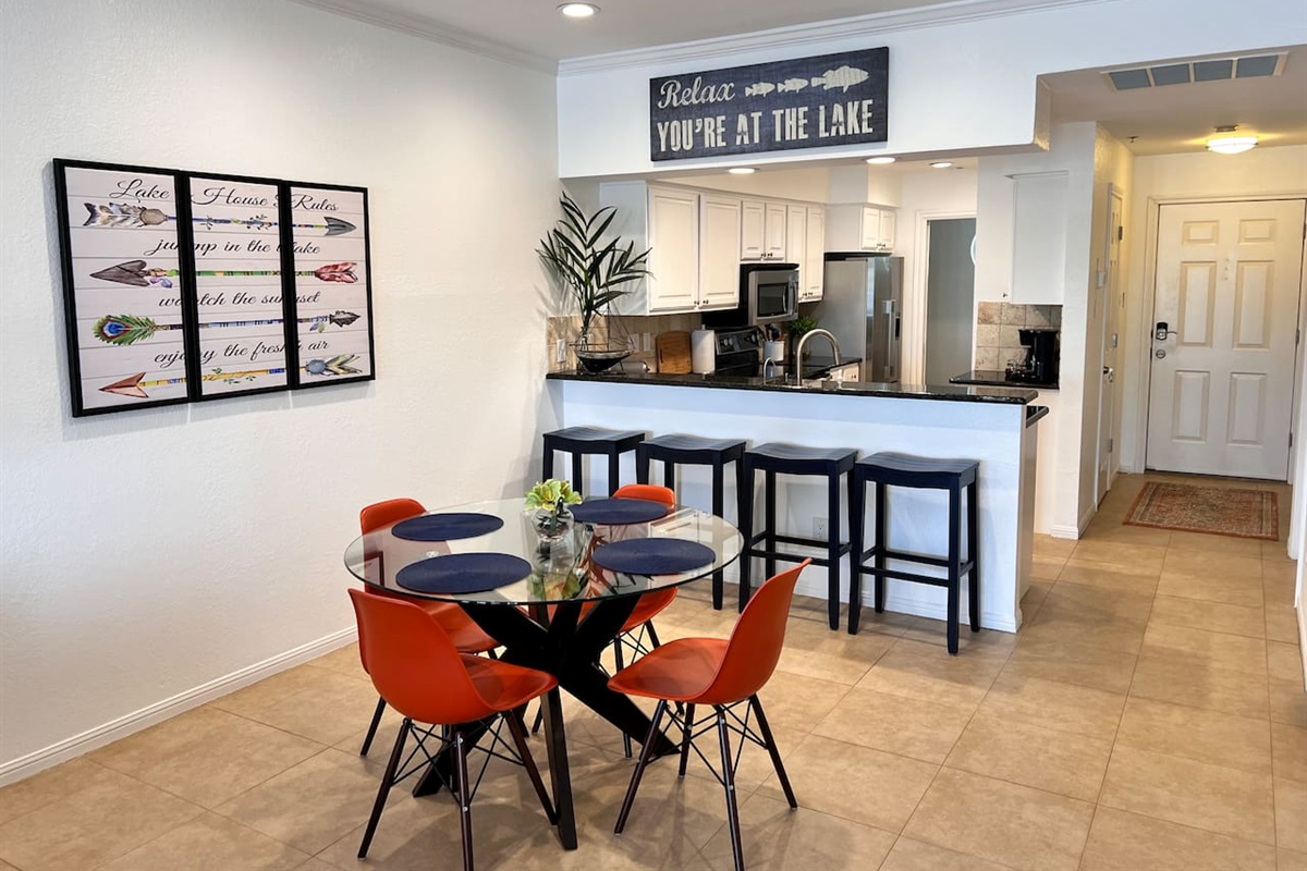 Dining Table & Kitchen Bar Stools