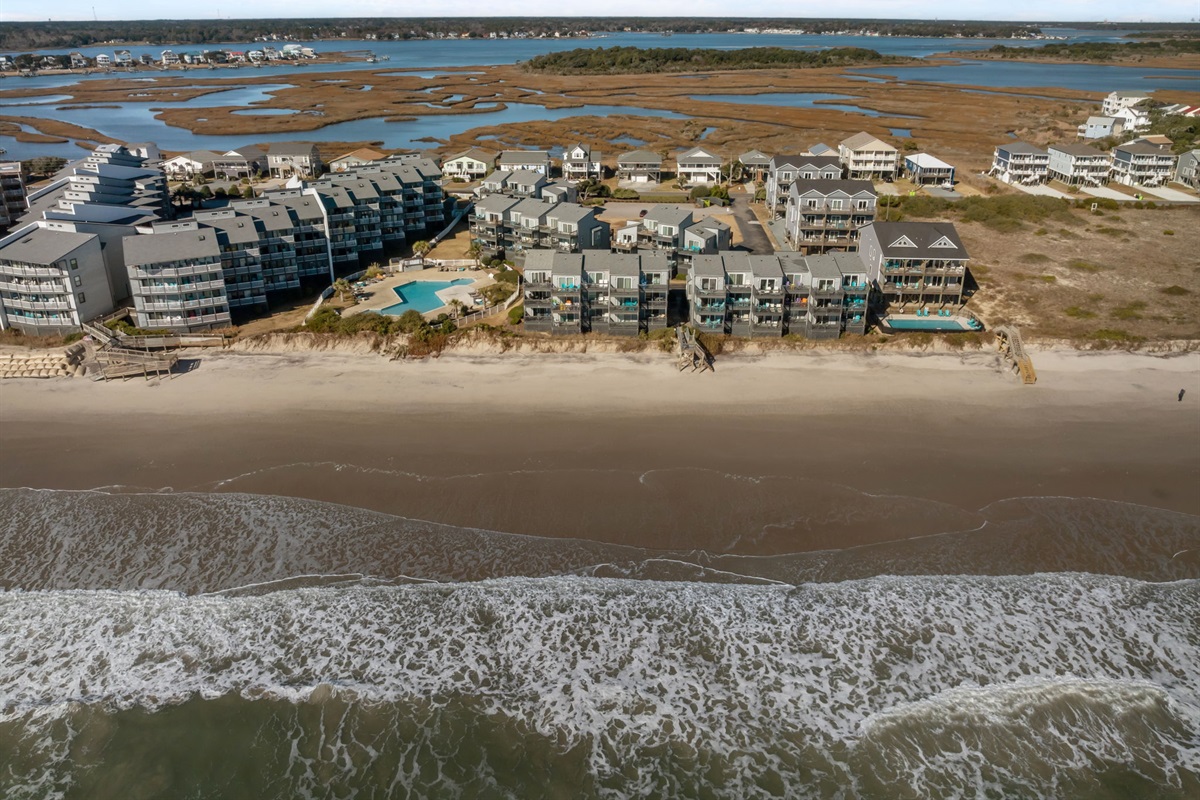 Ocean waves in front, the sound stretching out behind: an easygoing place to make family memories