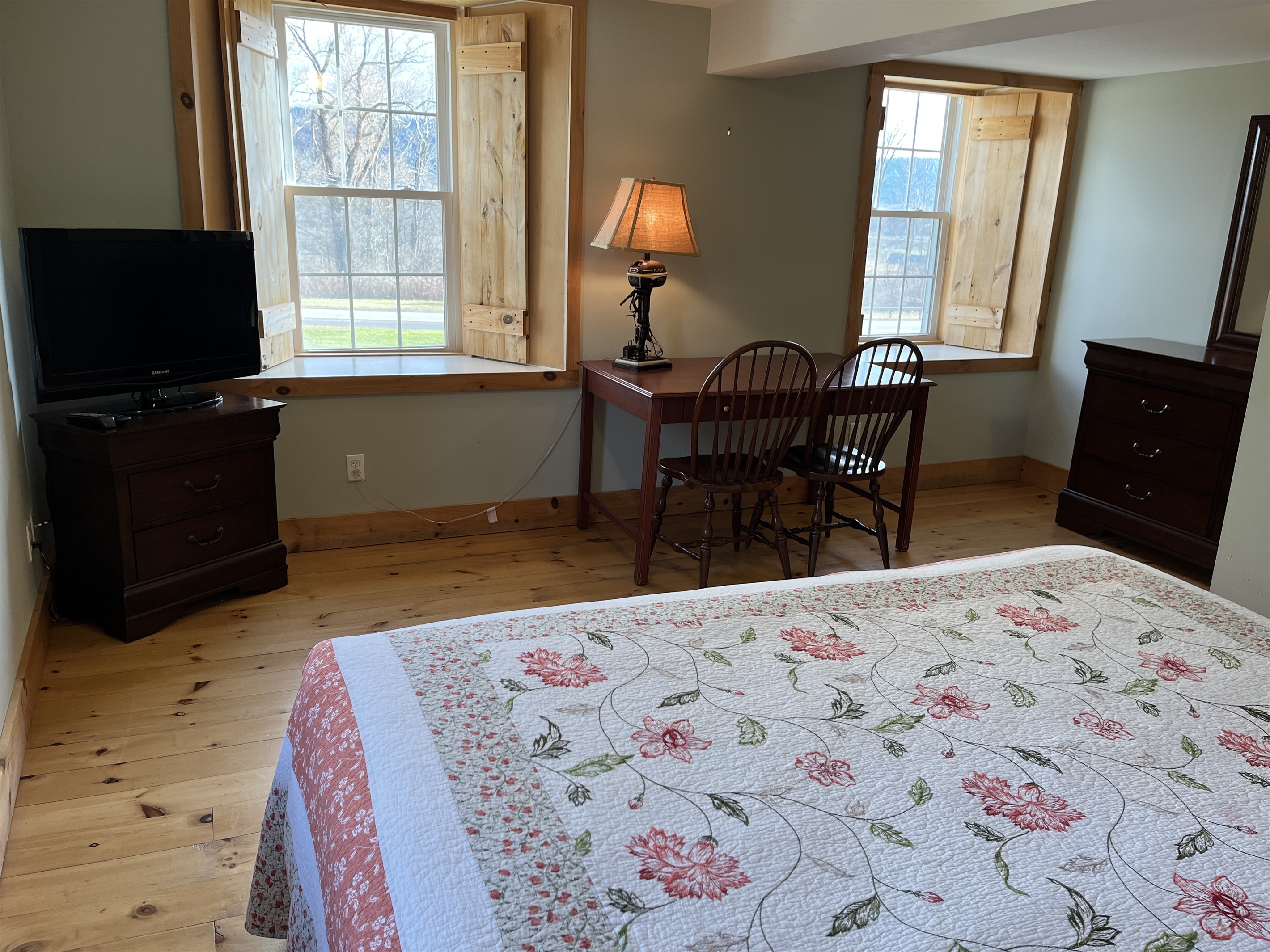 2nd floor King bed with ensuite bath