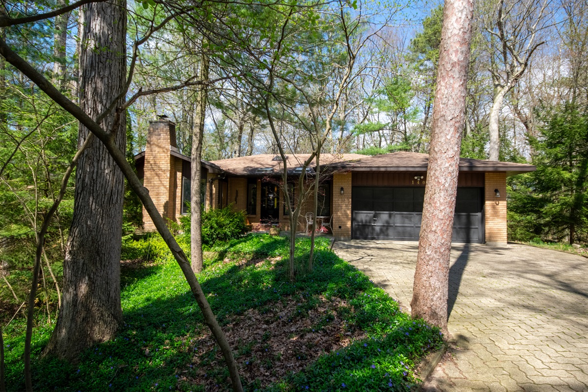 598b1c616f87468a996467cdafffc8c6 Large