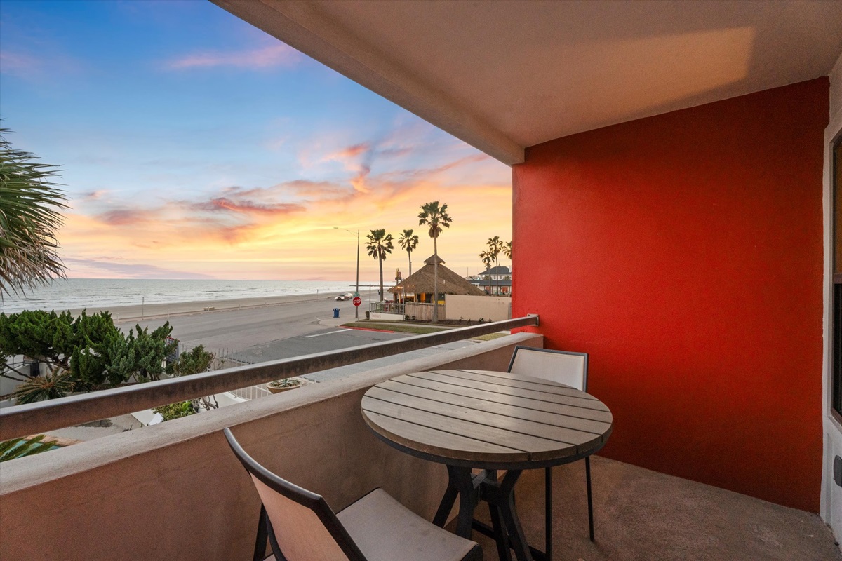 598e76db04224e7a864af80dc77d7ab1 Large | Beachhouse | Texas | TX | Vacation Homes | Galveston | Crystal Beach | Kokomo | Breezy Days | Beachfront Elegance | Sunrise Serenity | Southern Sands Property Management, LLC