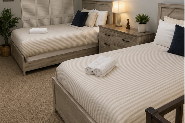 End your day in a cozy, welcoming bedroom with plush bedding and thoughtful touches — a peaceful place to rest and recharge. ⭐