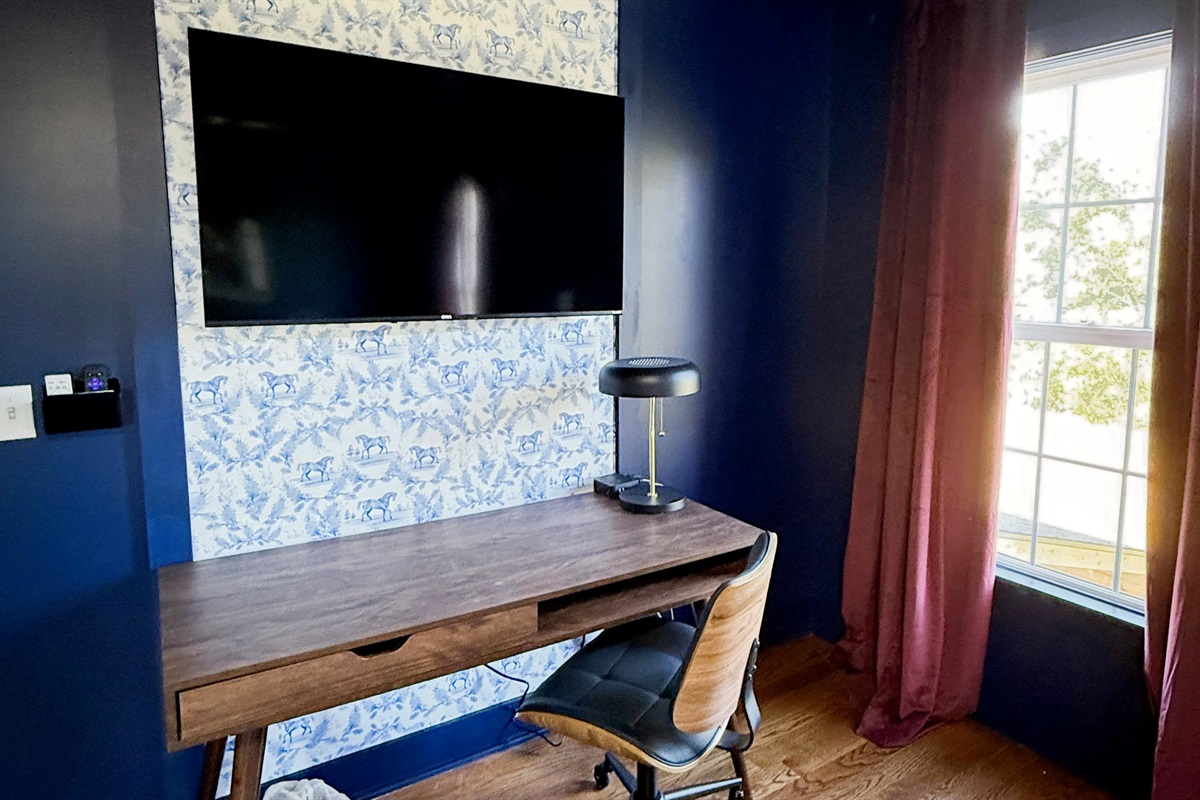 Purposeful design meets quiet focus — the upstairs workspace offers a sophisticated setting to review notes, draft ideas, or prepare for a day of tastings and meetings along the Bourbon Trail.