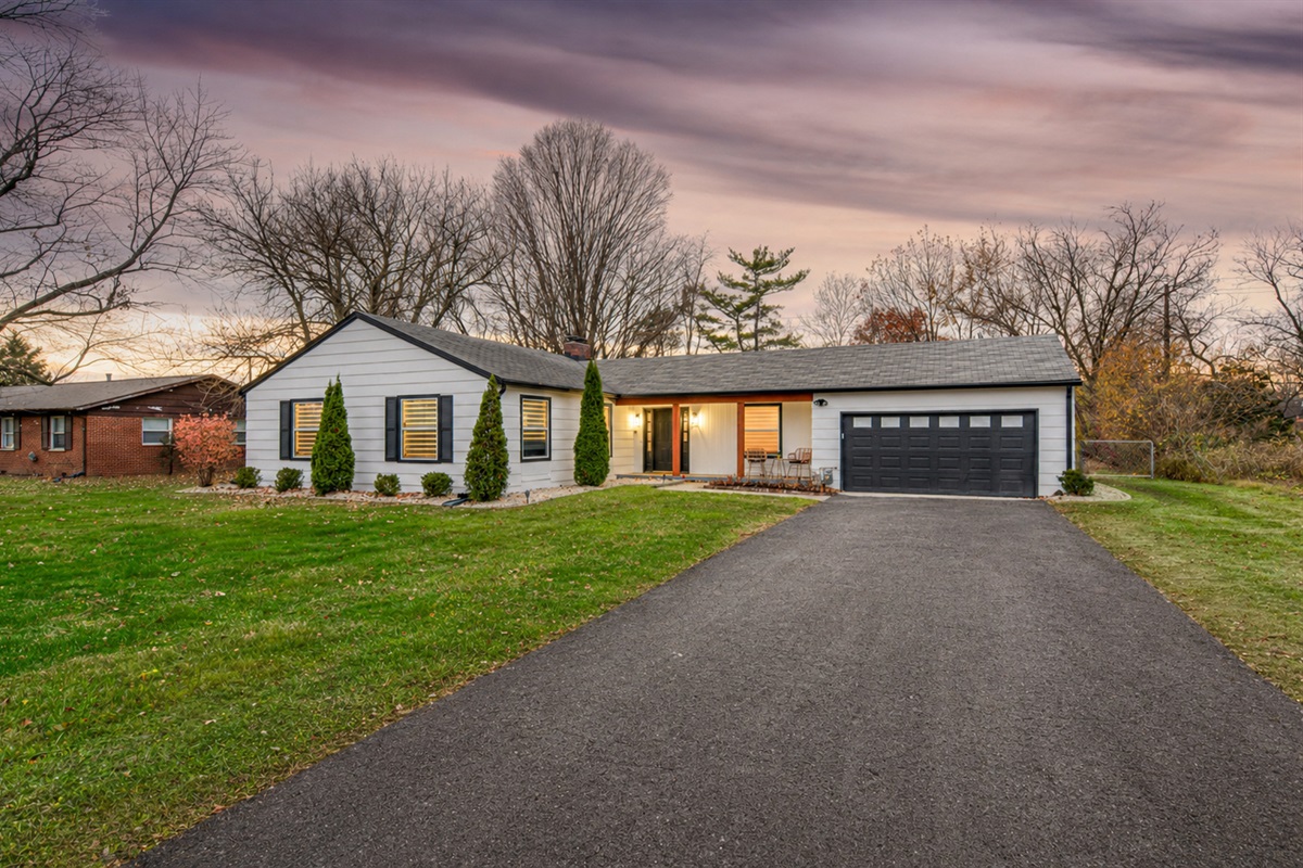 Long driveway for easy parking