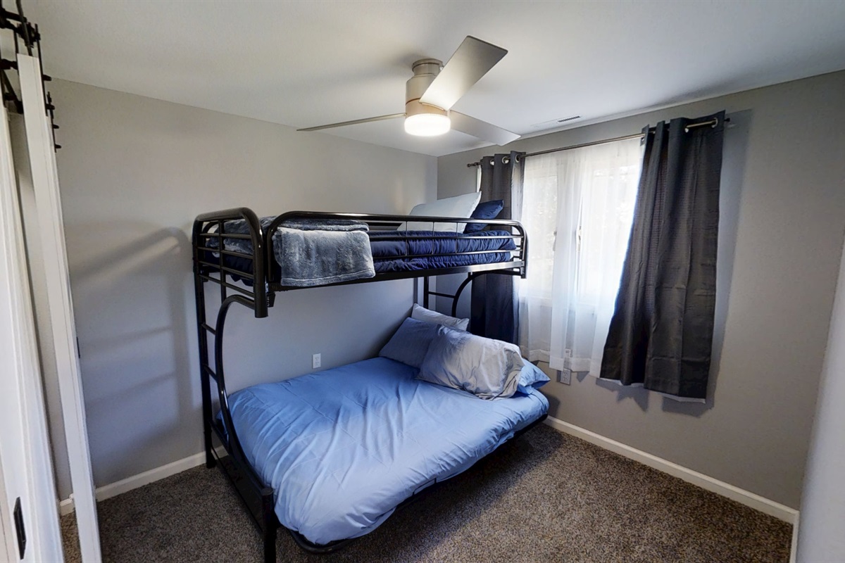 Second Bedroom with Bunk Beds 