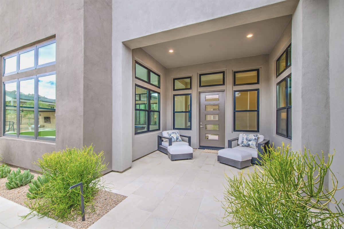 Many private areas to relax, talk or read a book.