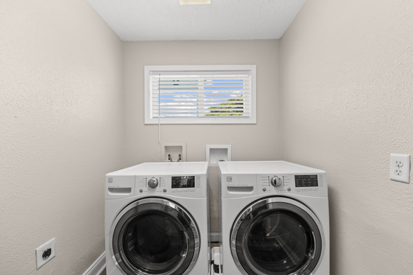 Enjoy in unit washer and dryer access.