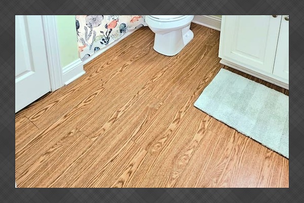 Bathroom attached to downstairs master room. Towels provided. Starter shampoo, conditioner, soap and toilet paper provided. 