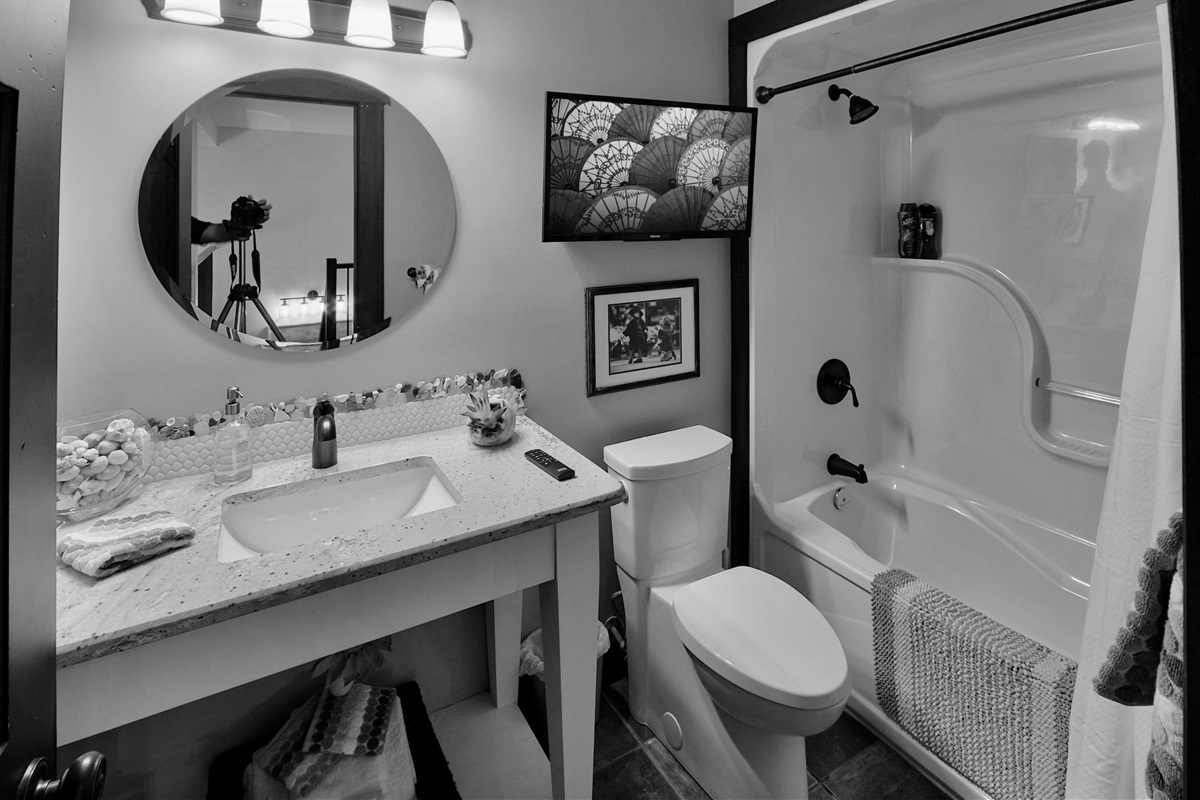 59c429532bfc468db9a5bec627320b4f Large