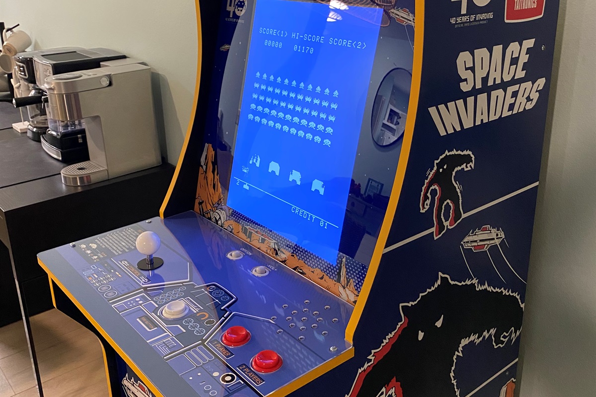 Space Invader Arcade machiine