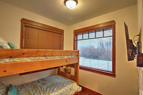 Main floor master suite bunk room