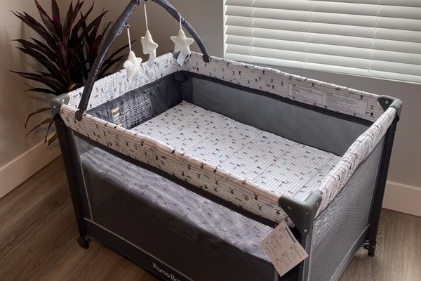 Portable crib