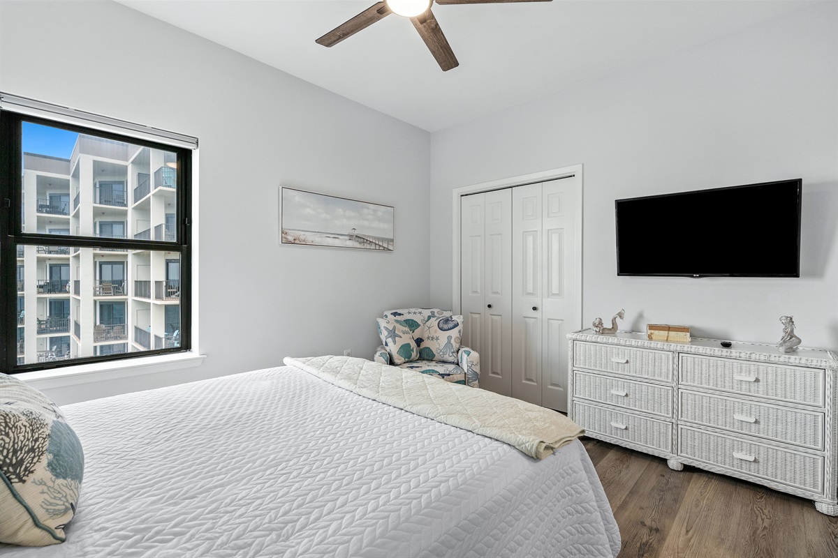 Queen Guest Room