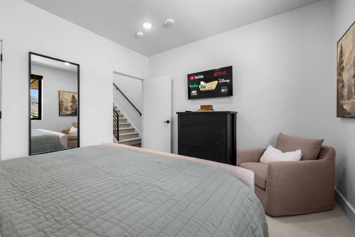 Enjoy relaxing in bed while watching the TV.