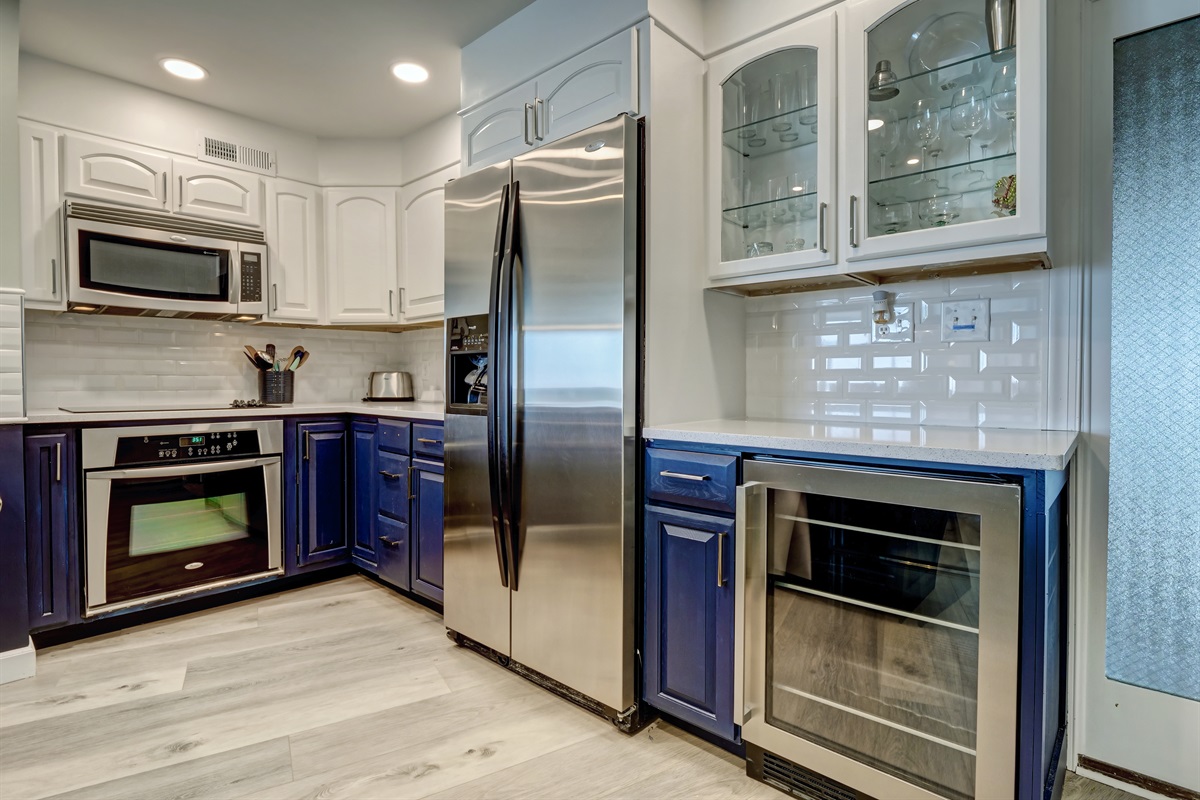 Gorgeous, well stocked kitchen including beverage refrigerator