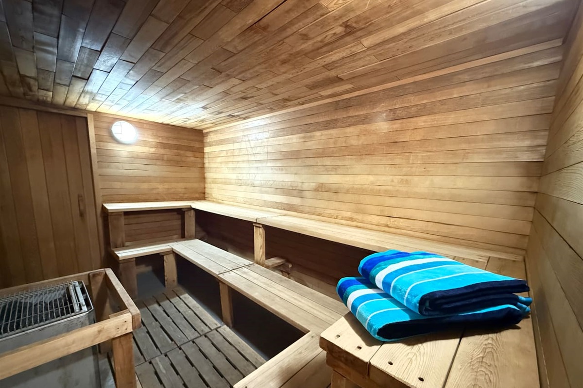 Unwind in the complex's shared sauna, perfect for warming up and soothing muscles after a day spent hiking, biking, Nordic skiing, or on the slopes of Kimberley Alpine Resort.