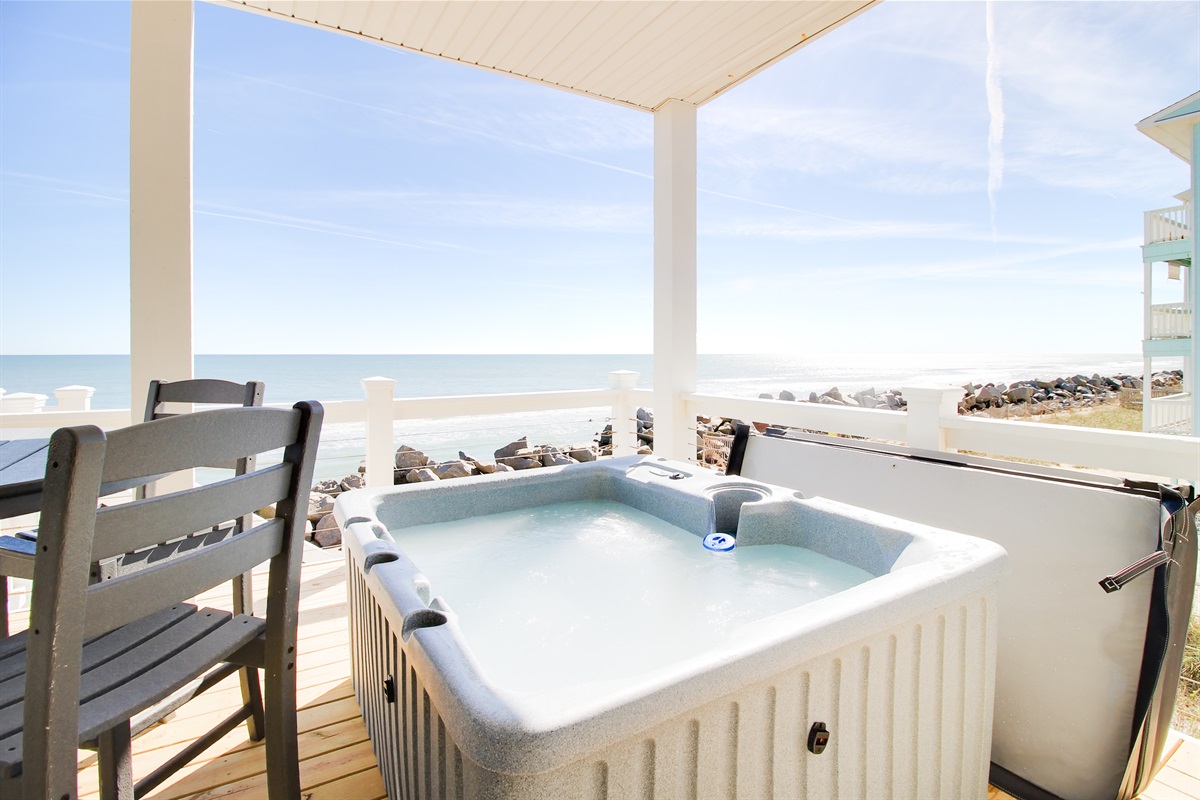 Hot Tub with Amazing Ocean Views!