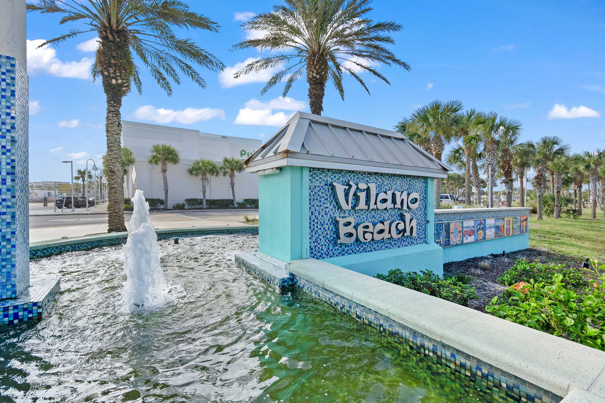 The Vilano Beach fountain marks the middle of the little town: shops, seafood, and the bridge across to Camachee Cove for boat hire and deep-sea charters whenever you fancy a proper day out on the water.