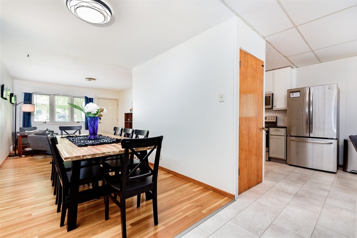 Dining area connects entry room and living room