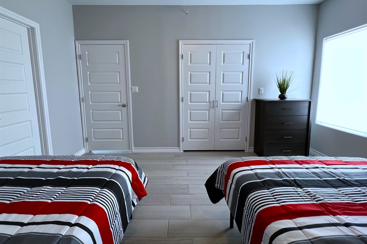 Secondary Bedroom - 2 Full Beds