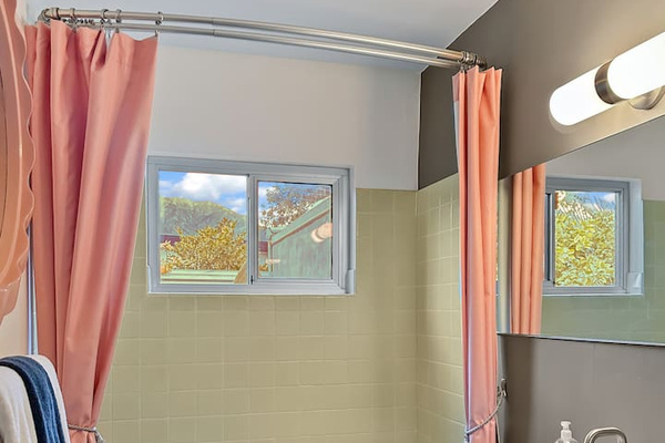 2nd Bathroom