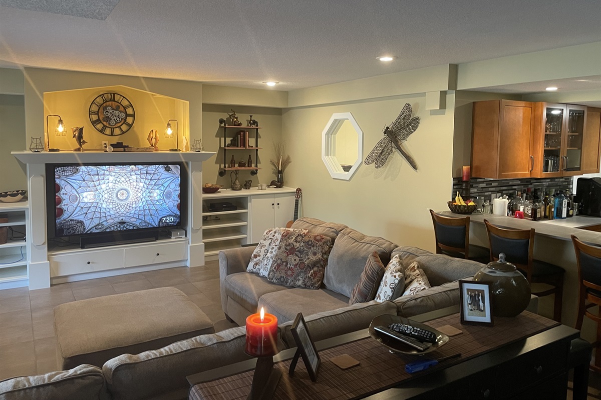 Open concept. lots of space to entertain.