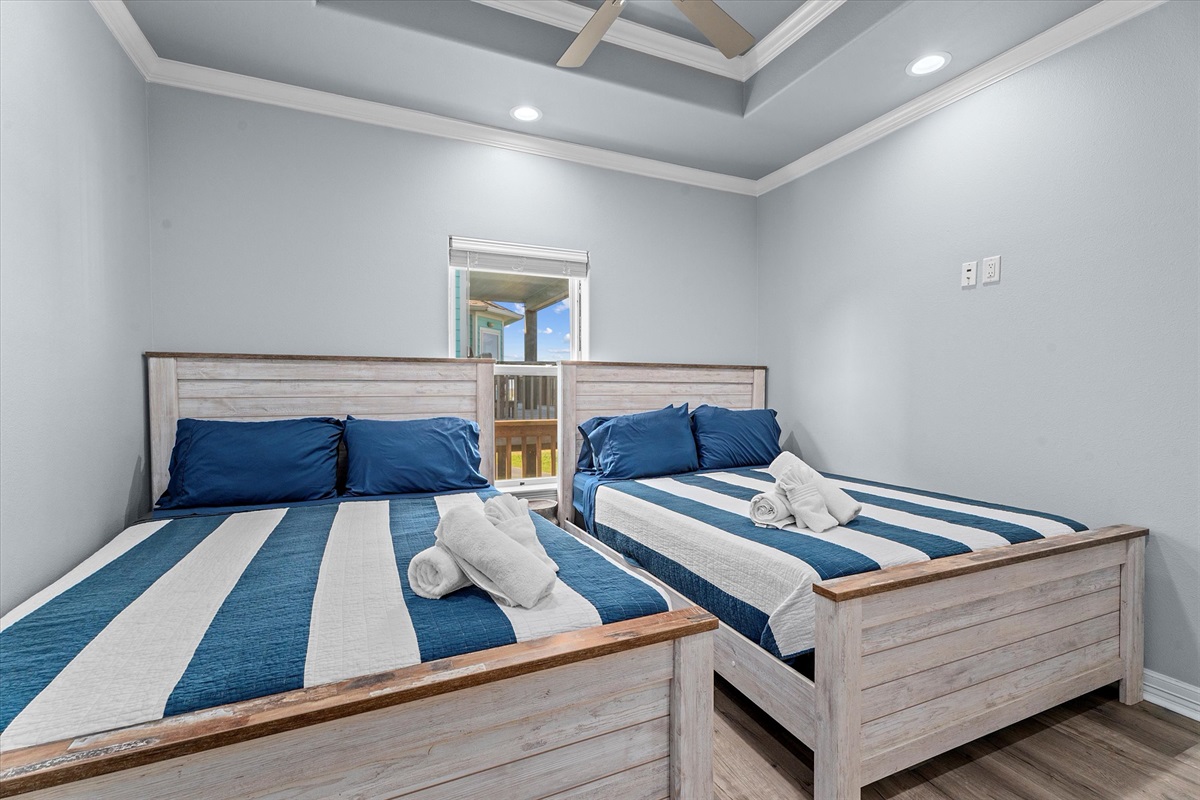5a1b332ff2904f54bd703cd9205e284b Large | Beachhouse | Texas | TX | Vacation Homes | Galveston | Crystal Beach | Kokomo | Breezy Days | Beachfront Elegance | Sunrise Serenity | Southern Sands Property Management, LLC
