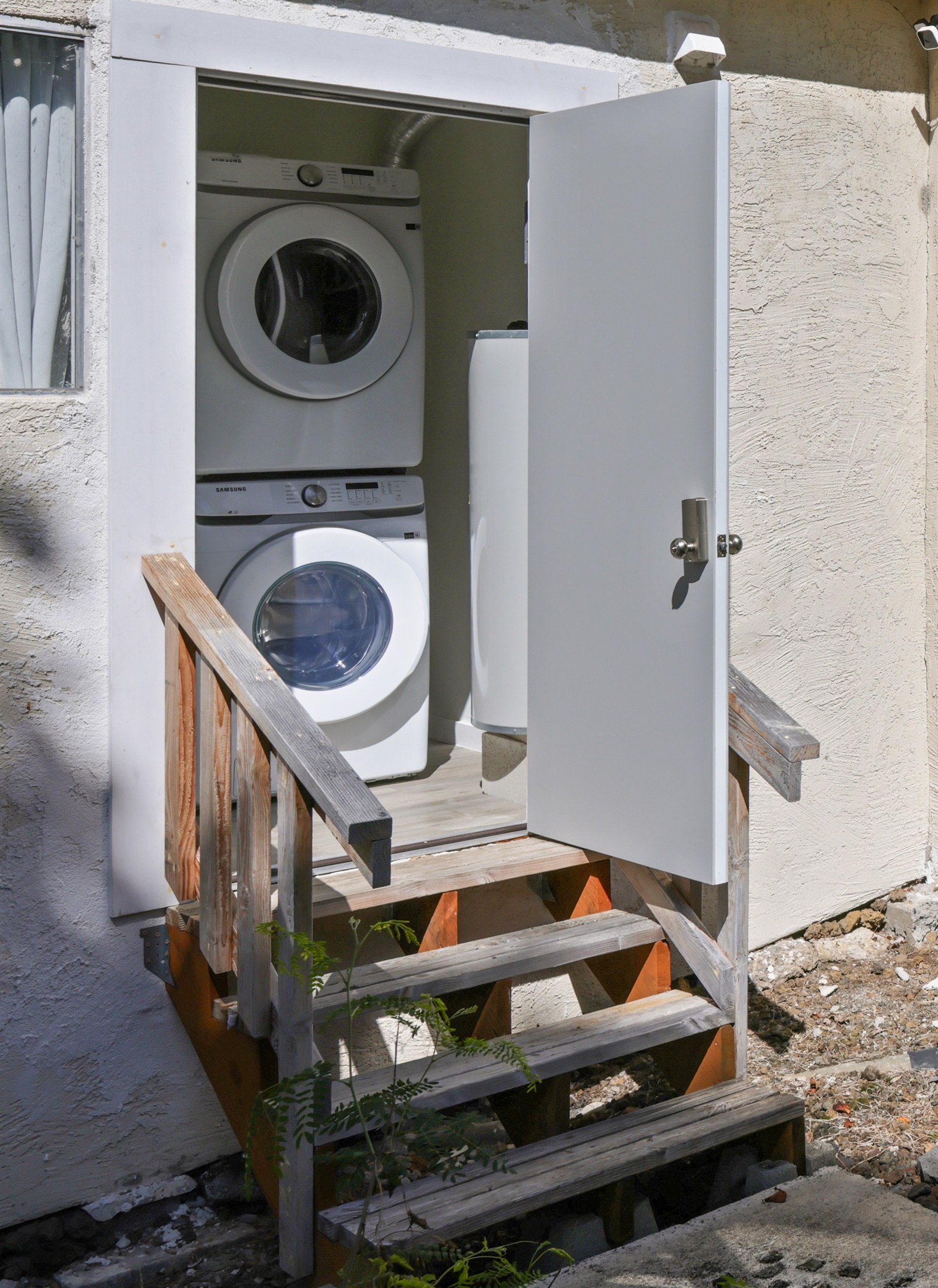 Shared Guest Laundry room