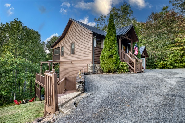 Guest parking directly infront of cabin