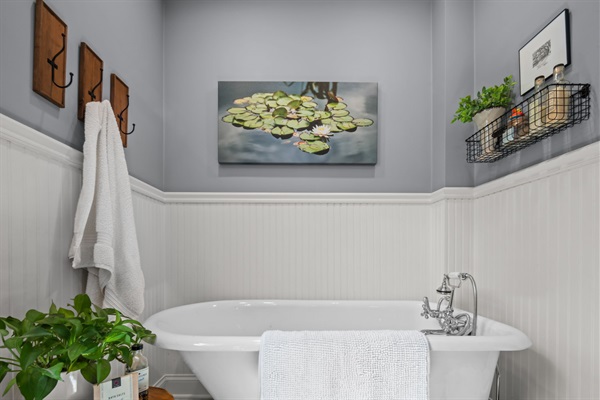 Main Floor Bathroom with Tub