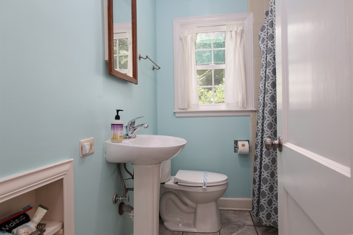 Full Bathroom #1 with Bathtub Shower