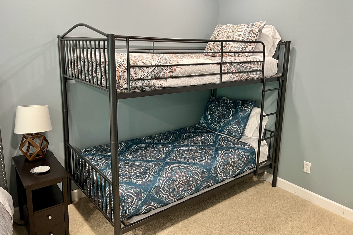 Twin bunk beds