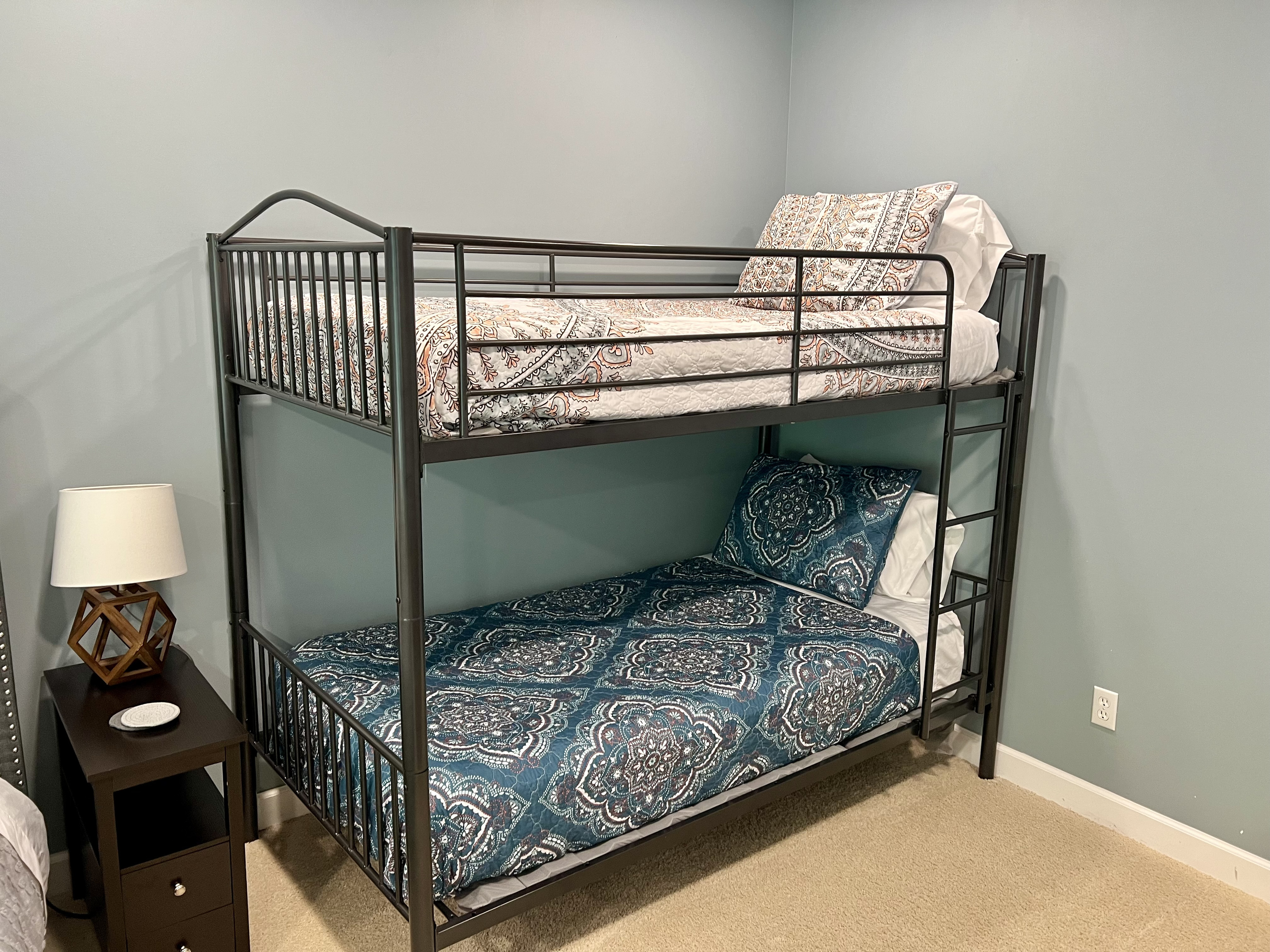 Twin bunk beds