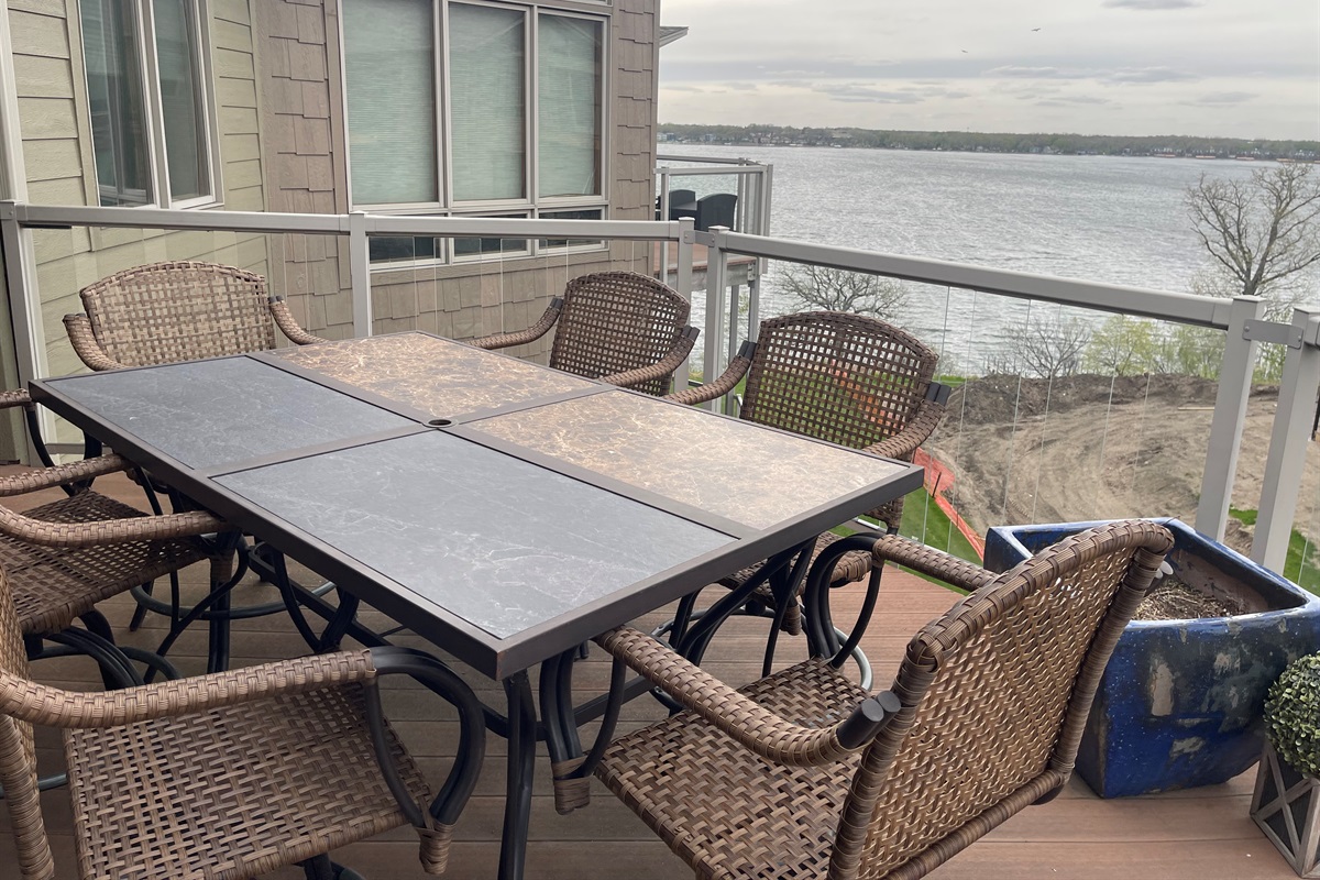 Outdoor Dining Table & chairs