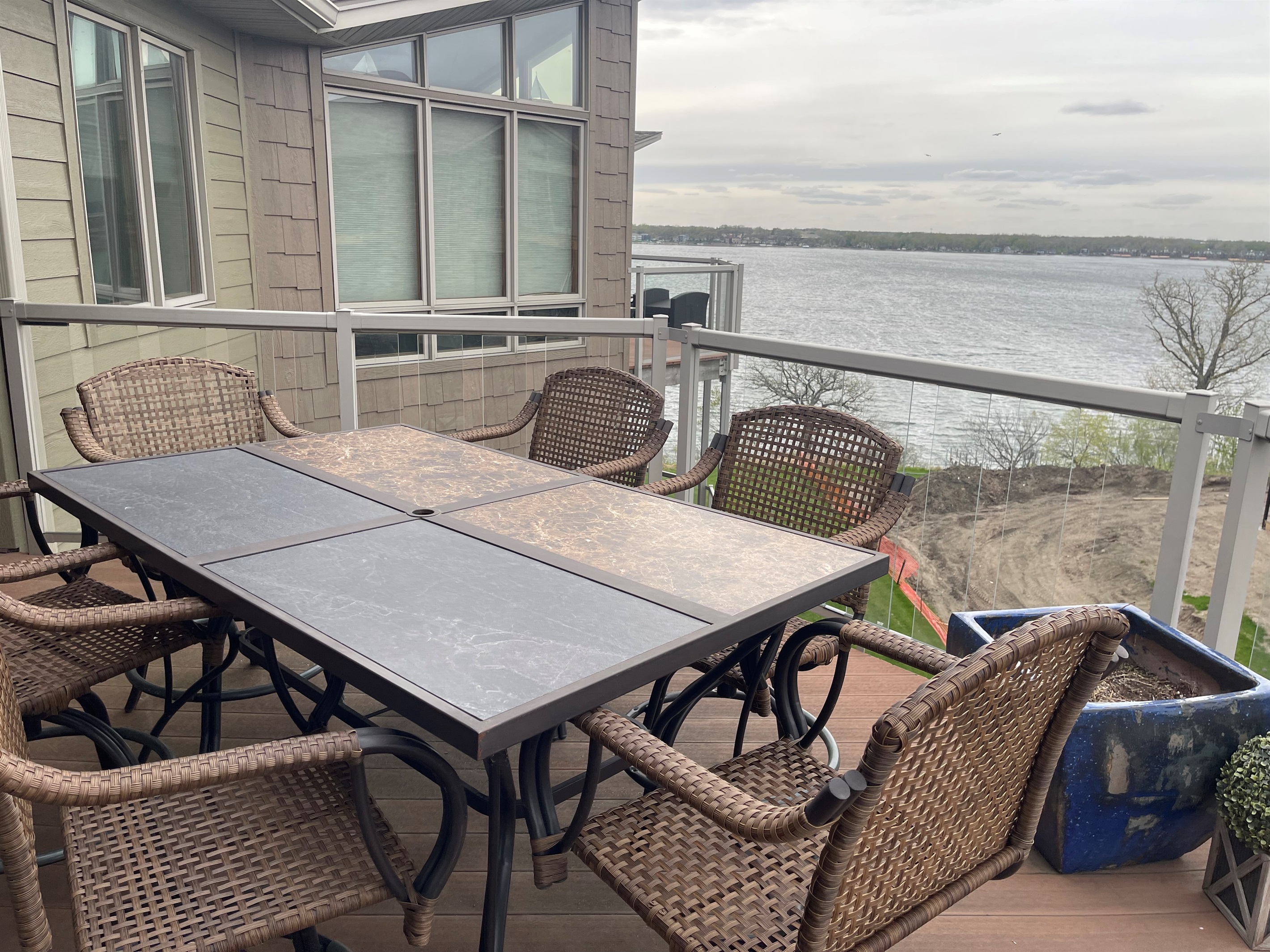 Outdoor Dining Table & chairs