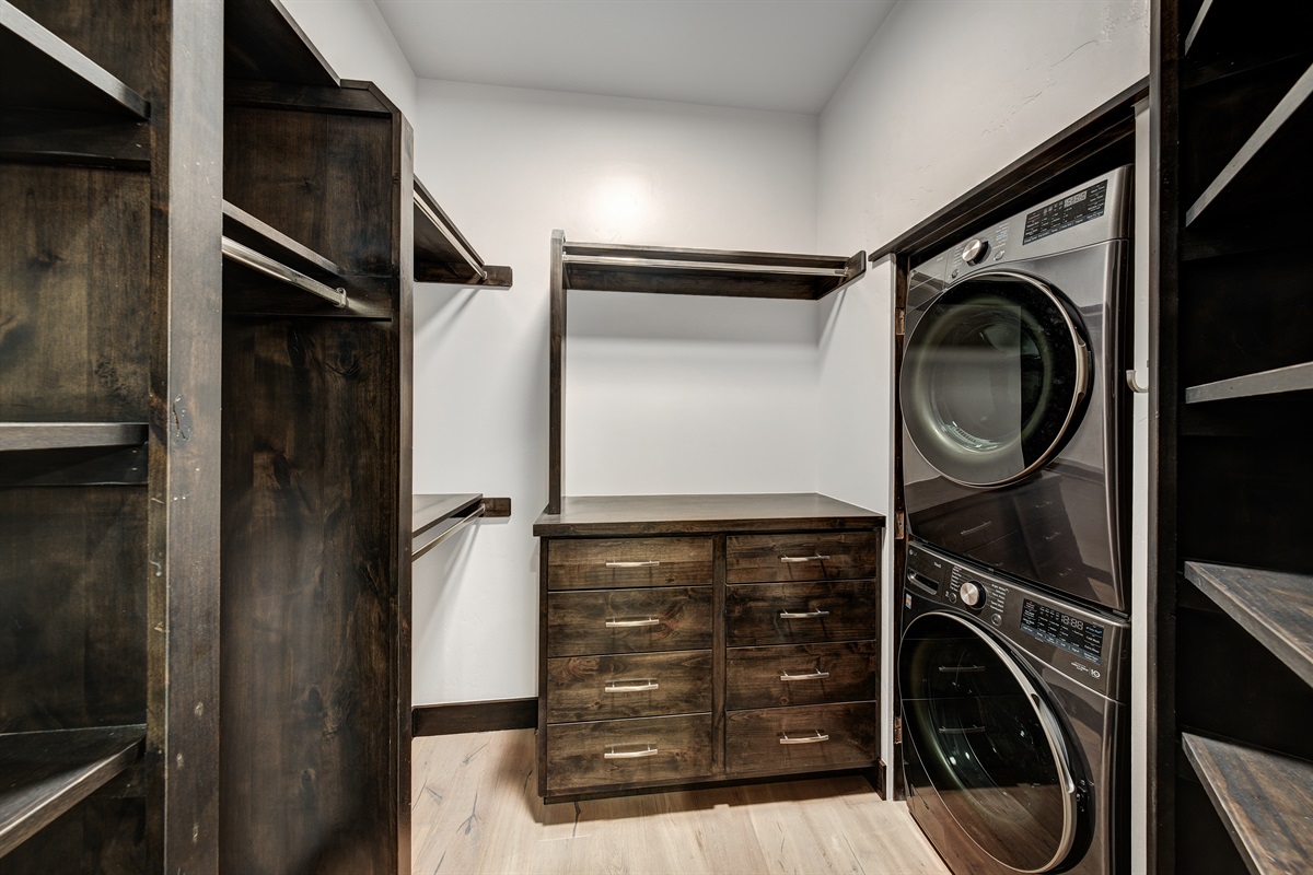 Primary Bedroom Closet