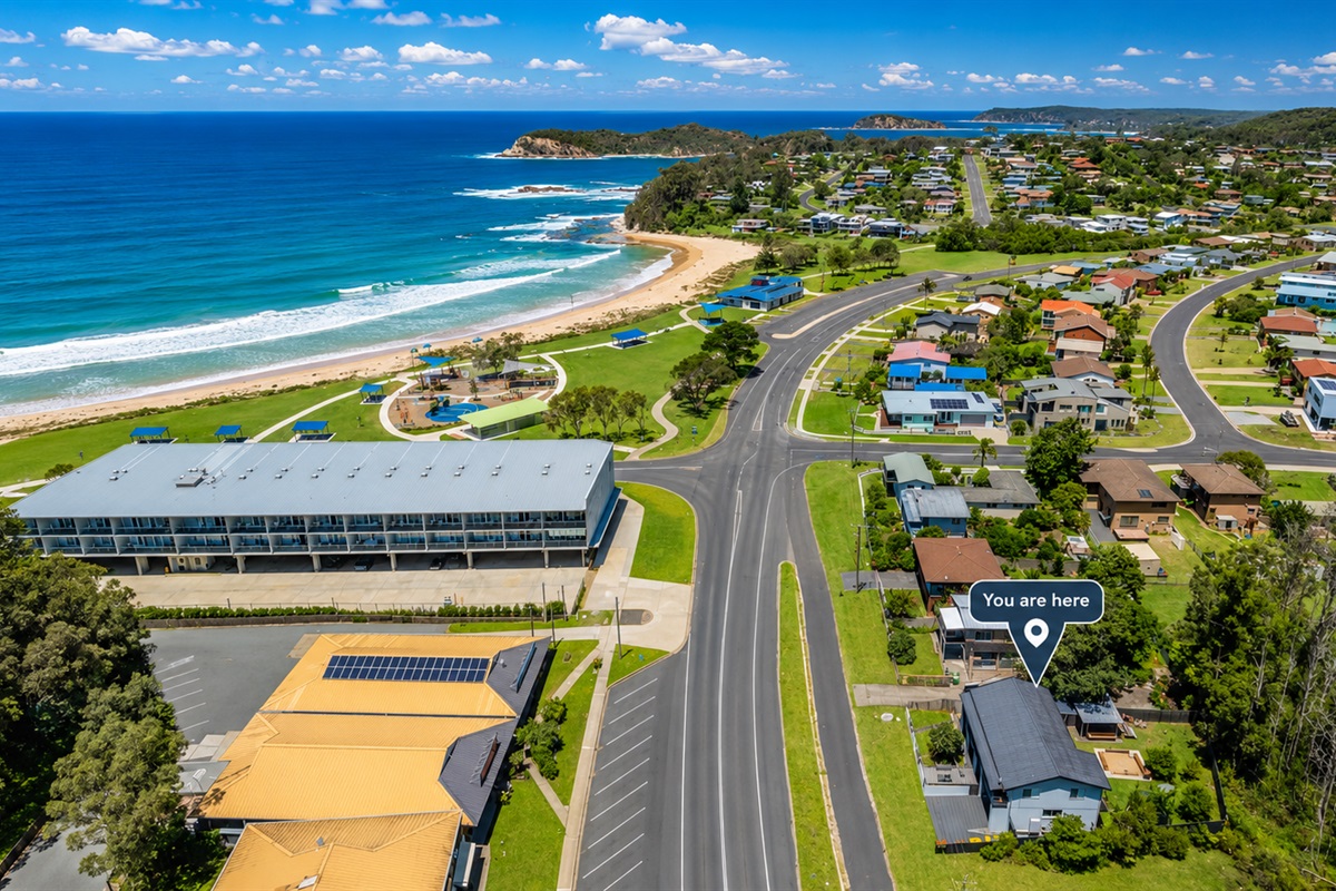 Skye&rsquo;s Beach House in Malua Bay, one of Batemans Bay&rsquo;s top beachside suburbs, just a 2-minute walk to Malua Bay Beach.