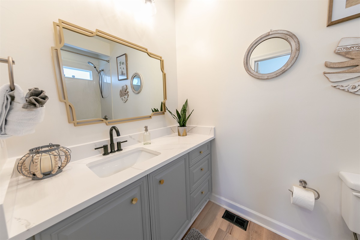 Master Bedroom Bathroom