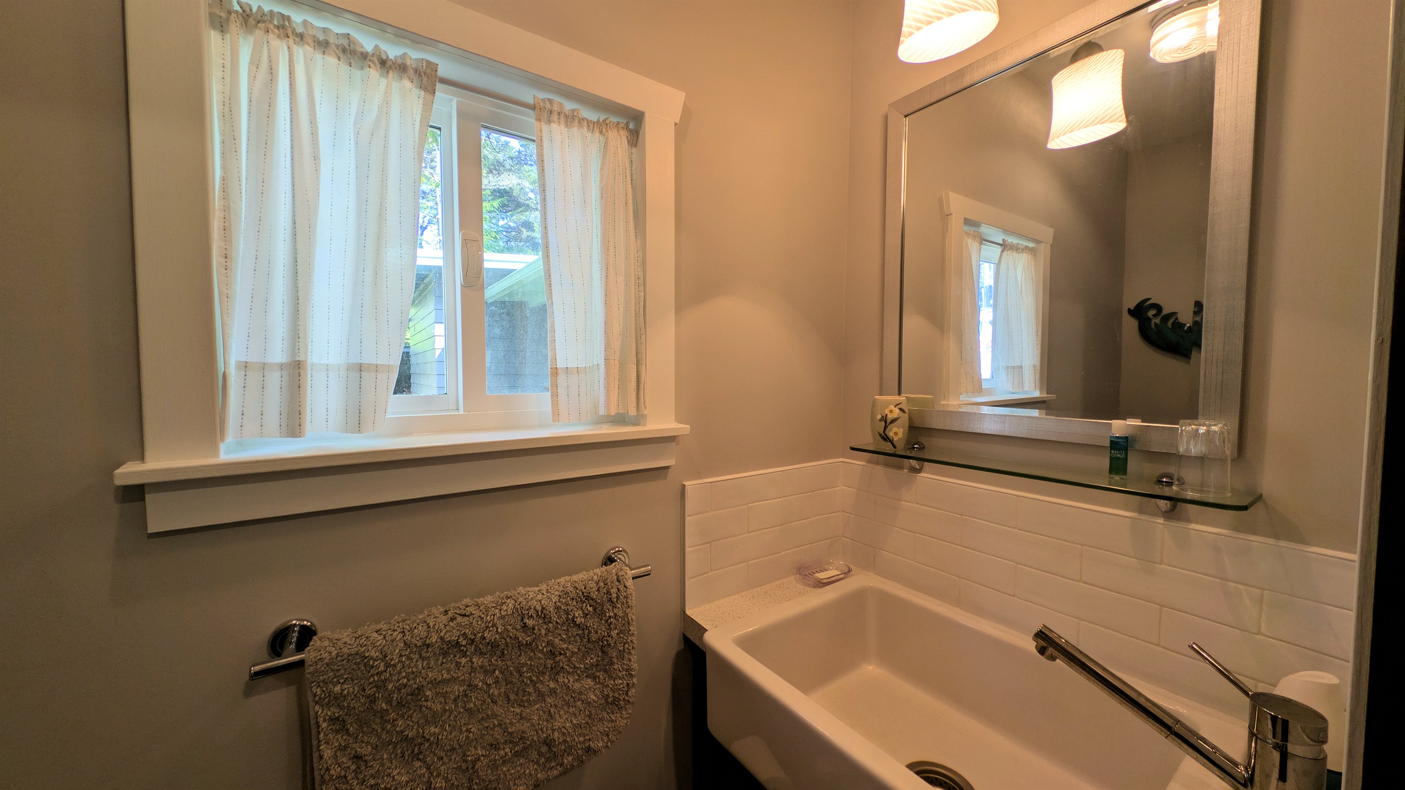 1/4 bath in bunk house