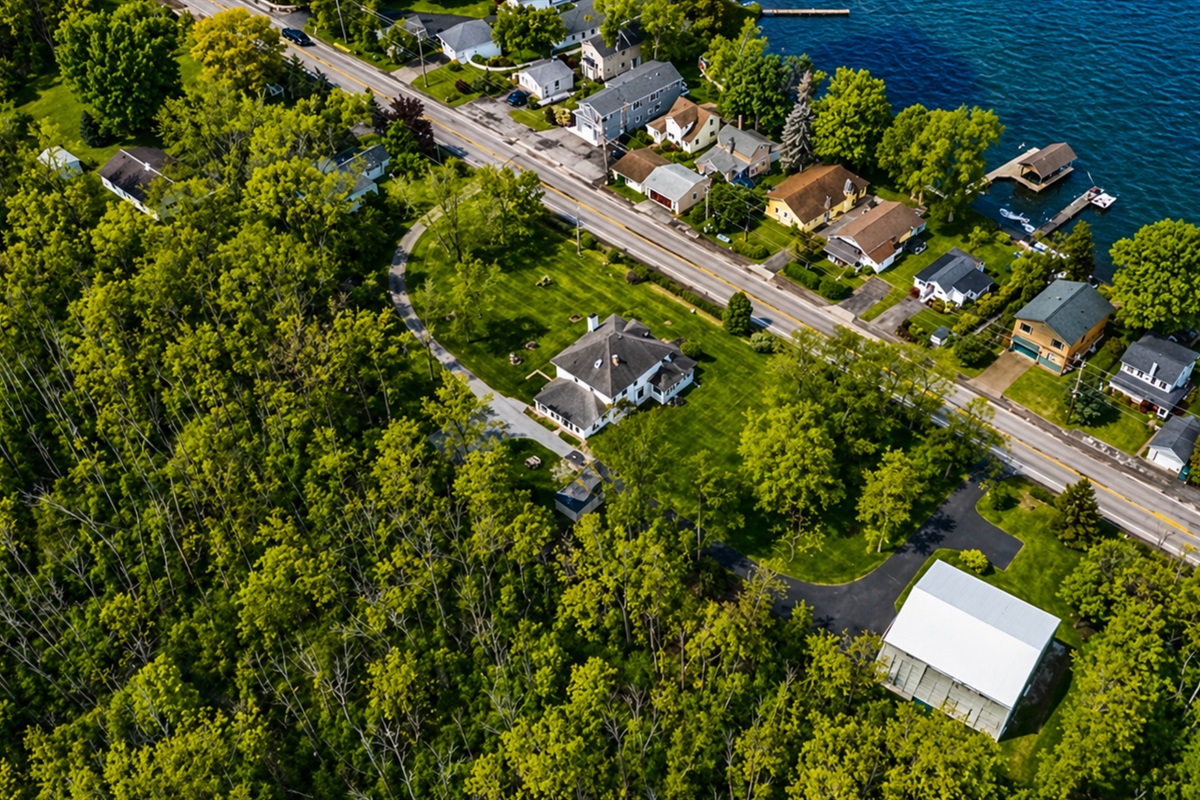 Expansive property with beautiful open space, mature trees, and a large barn—perfect for gatherings, events, or future development. 🌾🚜🌲